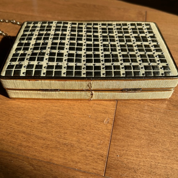 MMS Hard Clutch Gold Tone Hard Clutch with Removable Chain - Picture 4 of 7